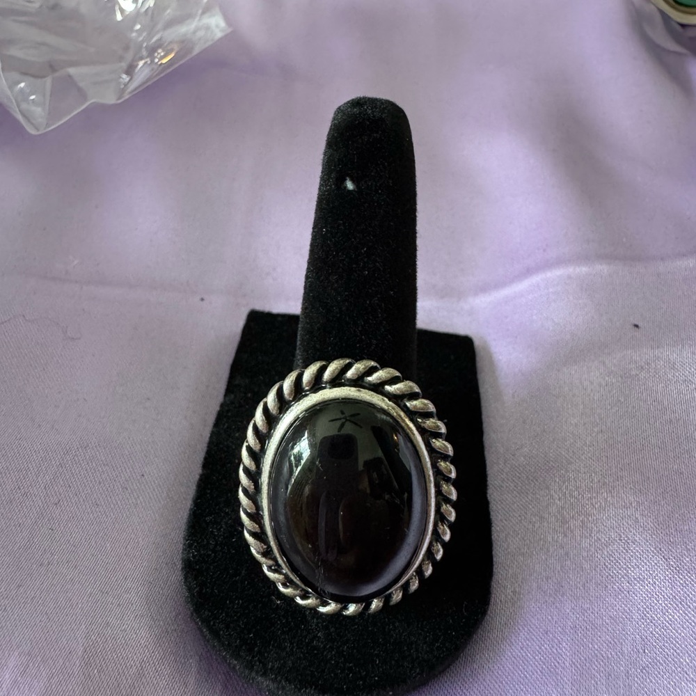 Premier Designs Silver Black Acrylic Gem Stone Ring. preloved condition size 11